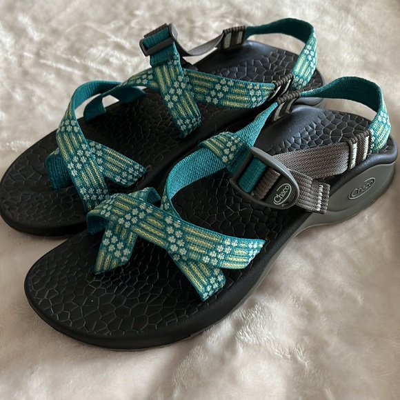 CHACO green - excellent condition - Picture 2 of 12
